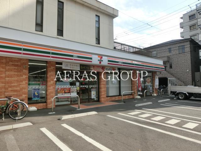 コンビニ　セブンイレブン足立東綾瀬店（コンビニ）まで258m
