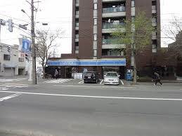 コンビニ　ローソン札幌南14条西店（コンビニ）まで252m