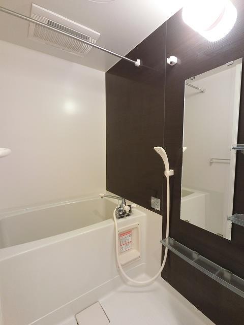 バス・シャワールーム　浴室乾燥機能付き