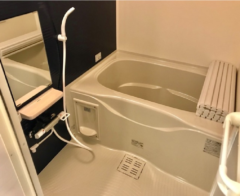 バス・シャワールーム　落ち着いた空間のお風呂です