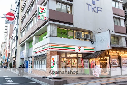 コンビニ　セブン－イレブン両国駅東口店（コンビニ）まで159m