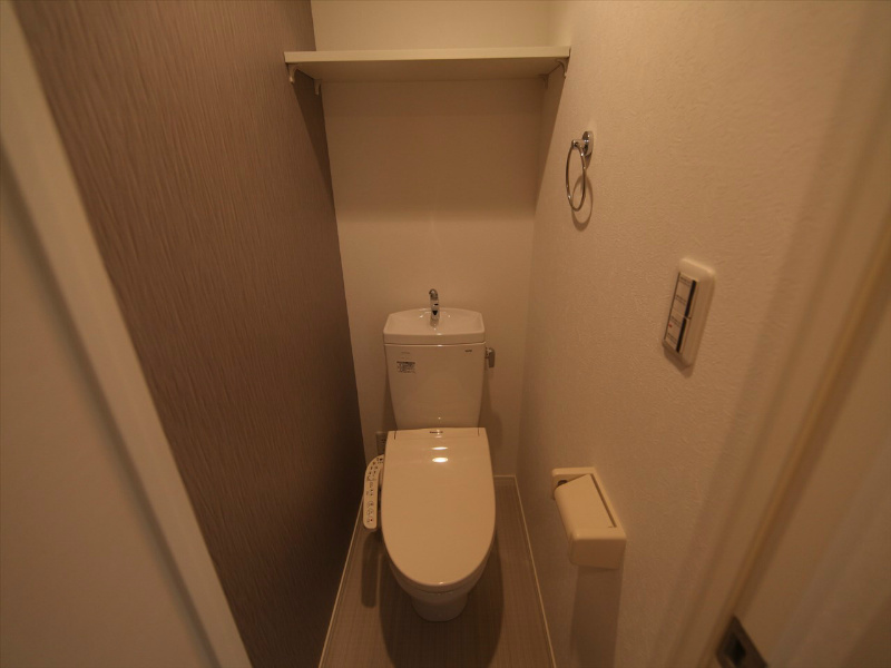 トイレ　温水洗浄暖房便座付トイレ