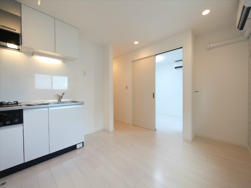 居室・リビング　ＬＤＫ7.9帖　洋室4.1帖とつなげても仕切っても使えます