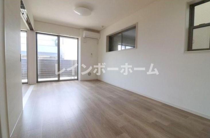 居室・リビング　反転タイプです