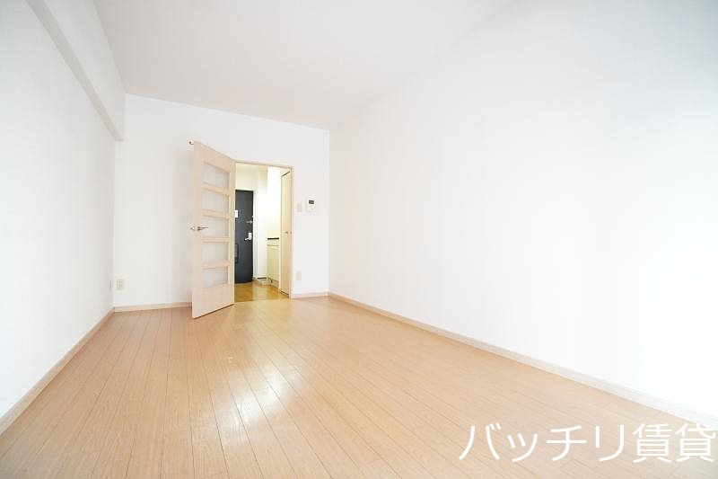 居室・リビング　類似のイメージ画像。現況を優先いたします。