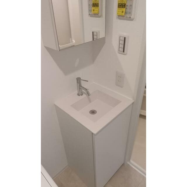 洗面設備　独立洗面台です