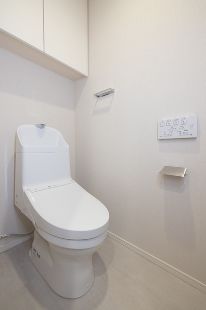 トイレ　※写真は同タイプ住戸です。