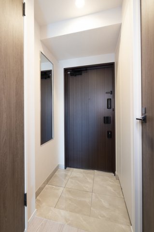 玄関　※写真は同タイプ住戸です。