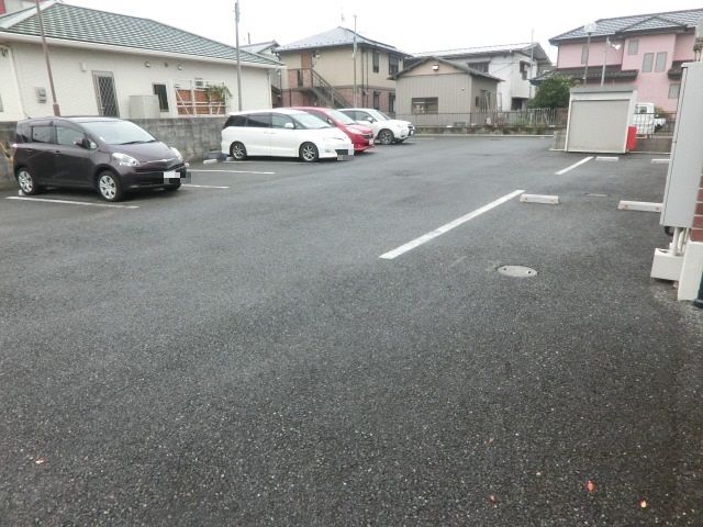 駐車場　敷地内駐車場