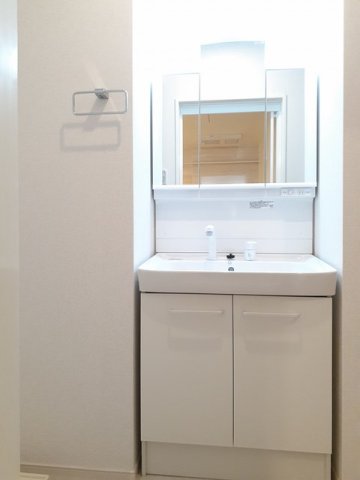 洗面設備　独立洗面台です