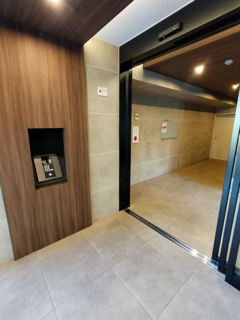 エントランス　エントランス