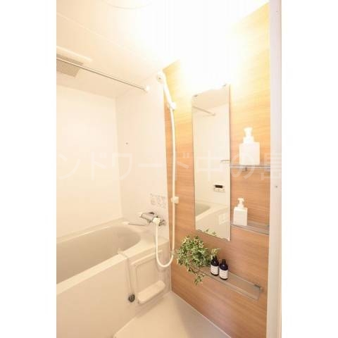 バス・シャワールーム　詳細は、ウィンドワード中の島店までご相談下さい