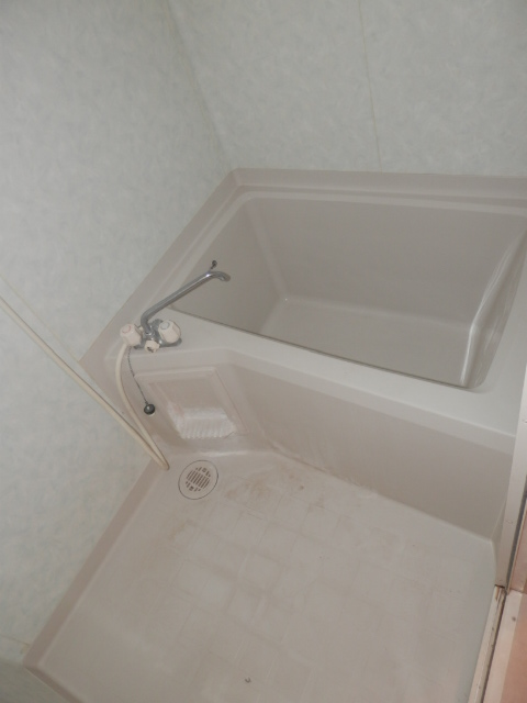 バス・シャワールーム　同物件内参考画像