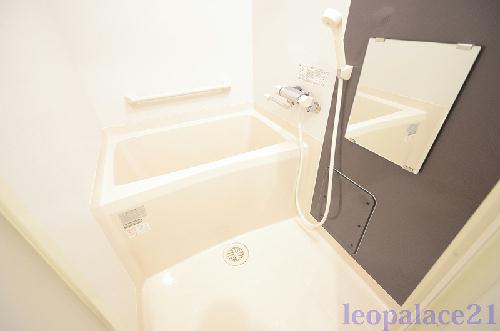 バス・シャワールーム　設備仕様は号室により異なる為、現況を優先致します。