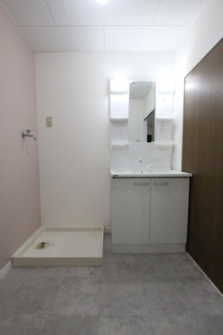 洗面設備　参考写真です。現況優先。