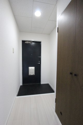 玄関　参考写真です。現況優先。