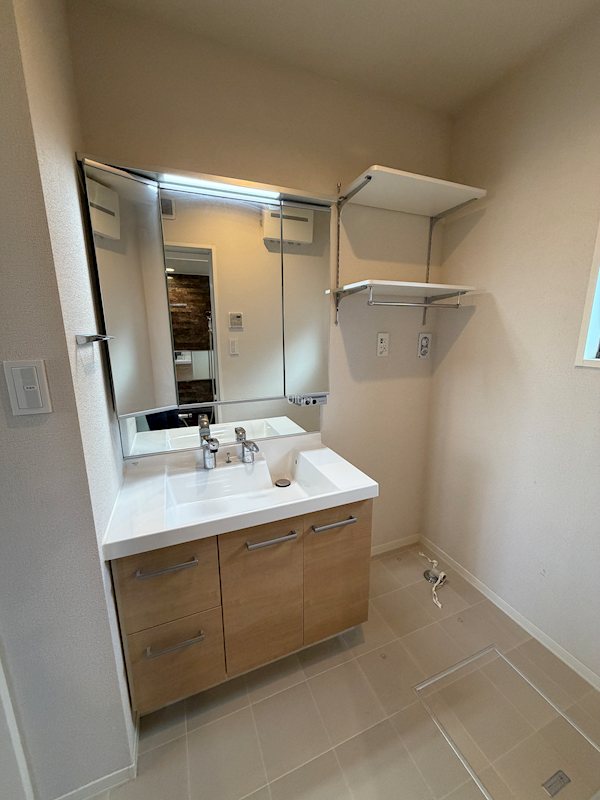 洗面設備　※別のお部屋のお写真です。御参考までに。