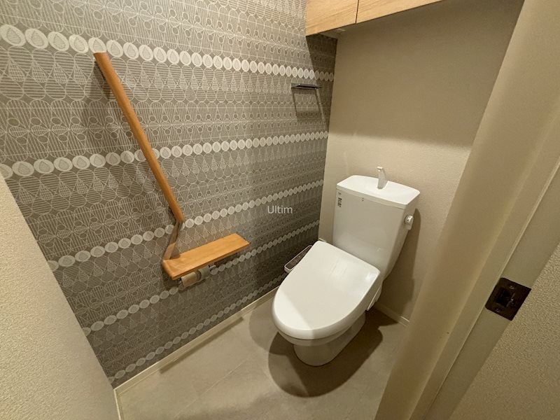 トイレ　※別のお部屋のお写真です。御参考までに。