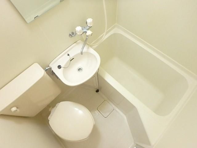 バス・シャワールーム　同物件別部屋写真