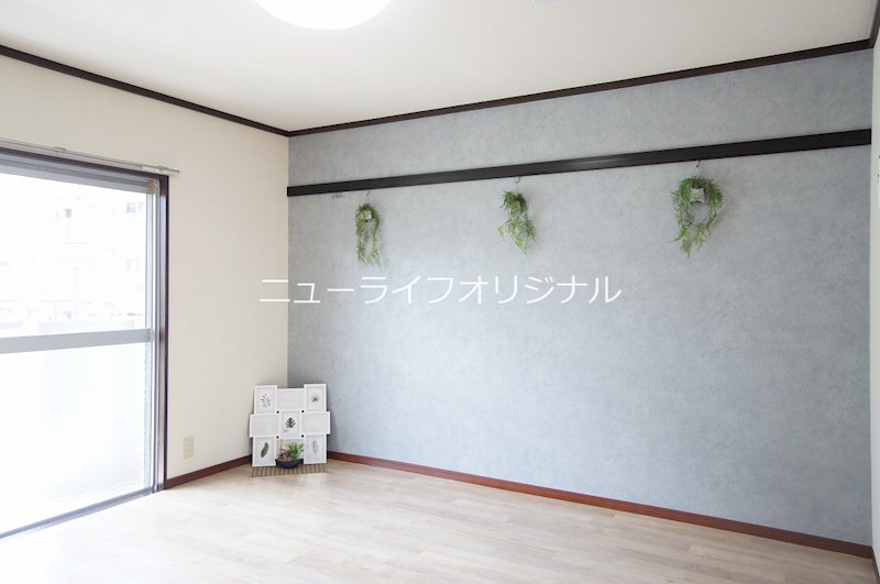 その他部屋・スペース　アクセントクロスで落ち着きのある上品な空間を演出！