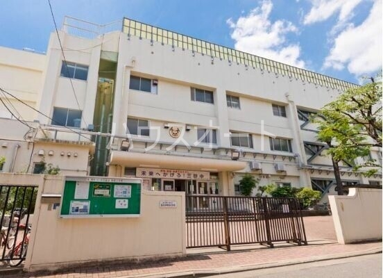 中学校　江東区立第三砂町中学校（中学校）まで716m