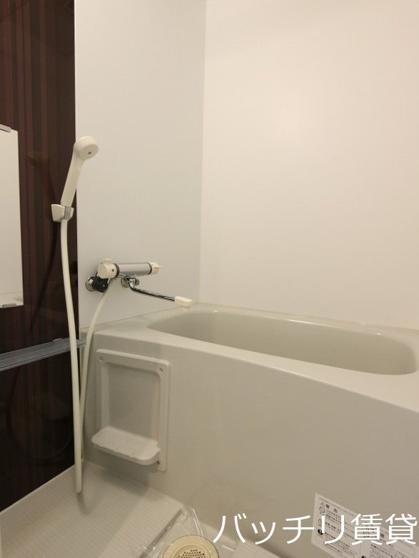 バス・シャワールーム　同型タイプの為、現状を優先致します。