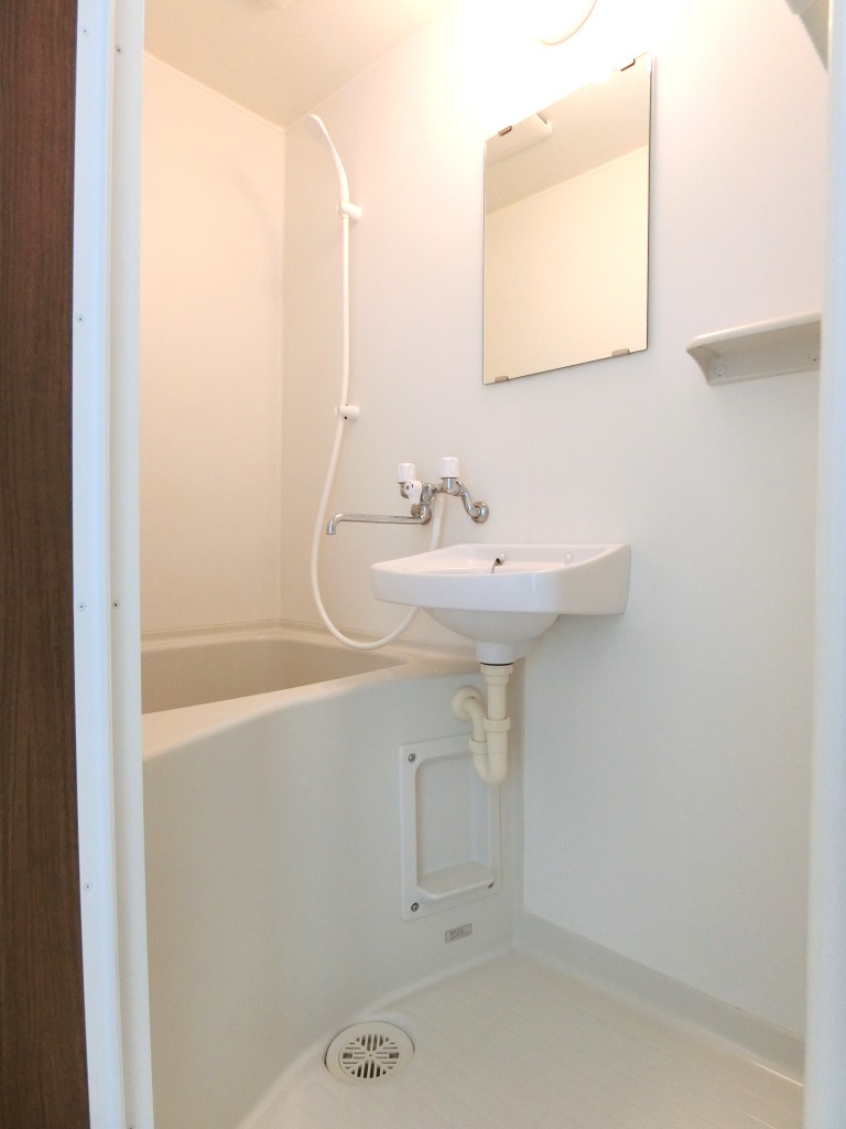 バス・シャワールーム　同物件内参考画像