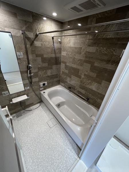 バス・シャワールーム　広々1坪タイプのバスルーム