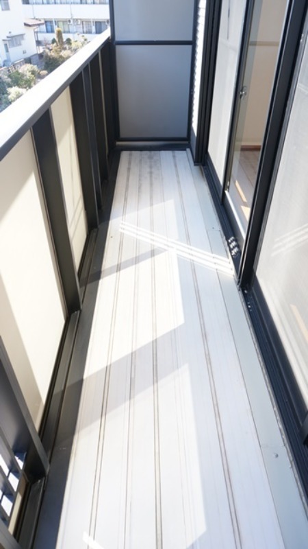 バルコニー　図面と現状に相違がある場合には現状を優先