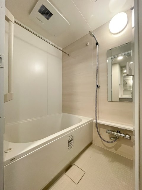 バス・シャワールーム　※写真は同タイプ住戸です。