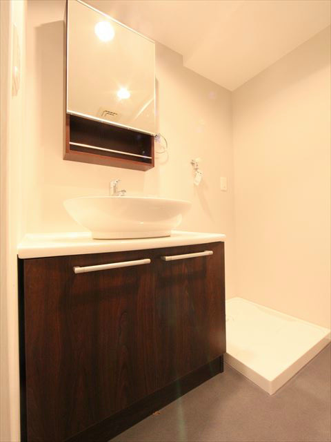 洗面設備　シャンプードレッサー　脱衣所　室内洗濯機置場