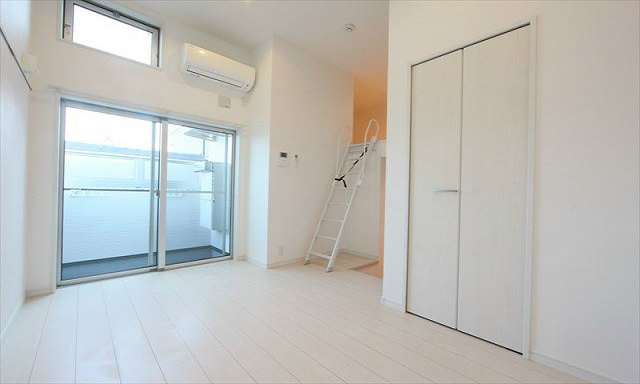 居室・リビング　洋室5.7帖　ロフト4.7帖