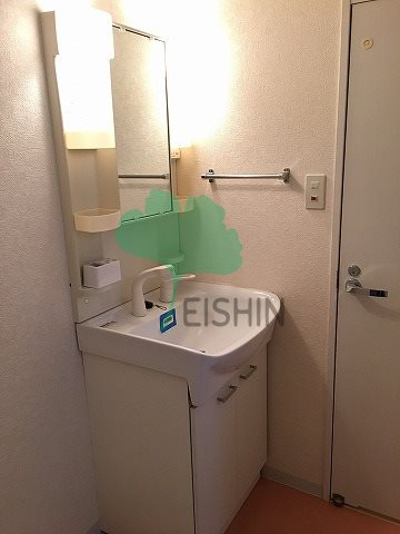 洗面設備　シンプルで使いやすい洗面台です！