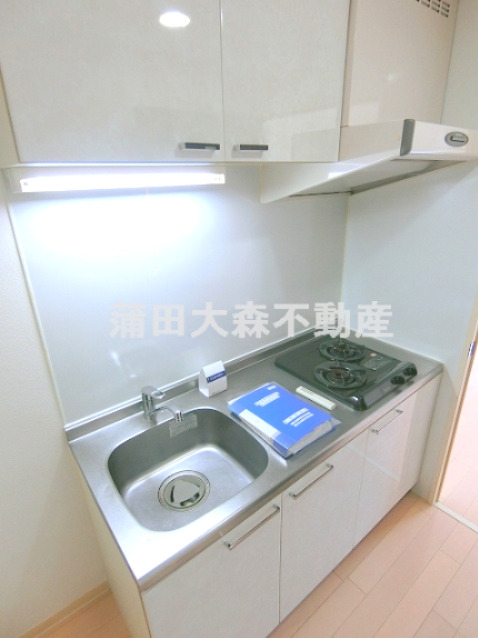 キッチン　2口ガスシステムキッチン！まな板が置ける調理スペースのある大