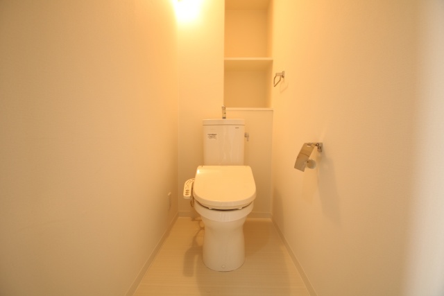 トイレ　※別室の参考写真の為、現況優先です。