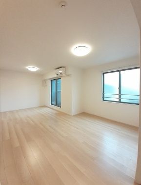 居室・リビング　明るい居間☆