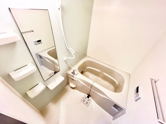 バス・シャワールーム　※同タイプ参考写真