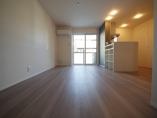 居室・リビング　★フローリングの綺麗なリビングルームですね★