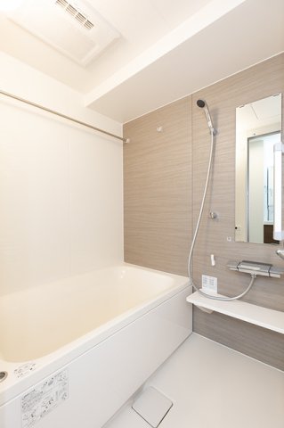 バス・シャワールーム　※写真は同タイプ住戸です。