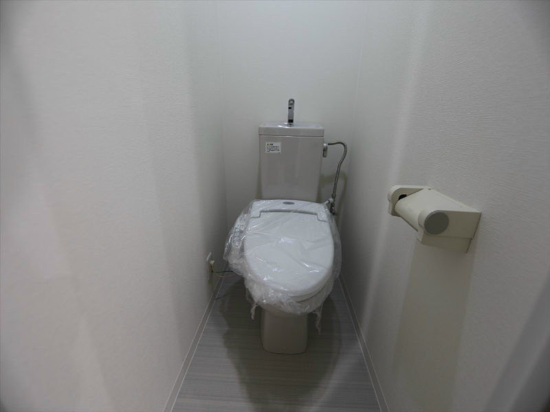 トイレ　温水洗浄便座付トイレ