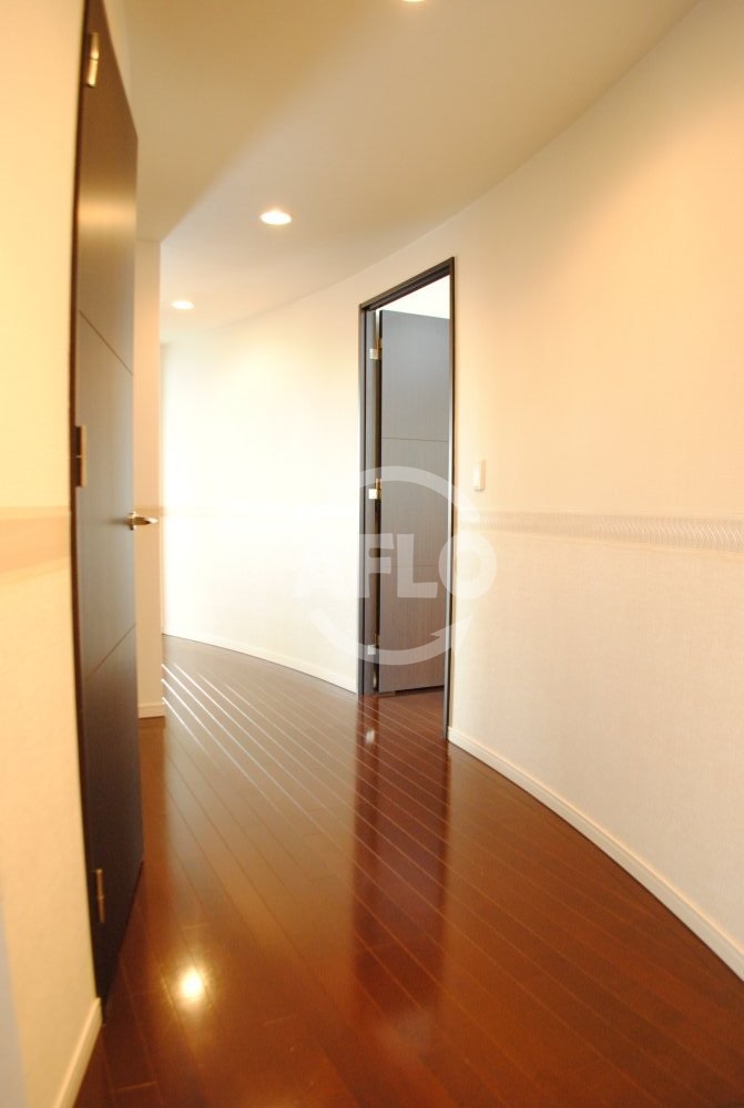 その他　ロイヤルパークスなんば　廊下