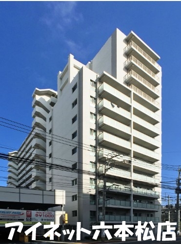 建物外観　最寄り駅徒歩3分圏内の人気マンションです