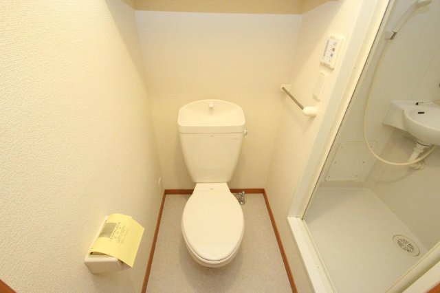 トイレ　同じタイプのお部屋の写真です。