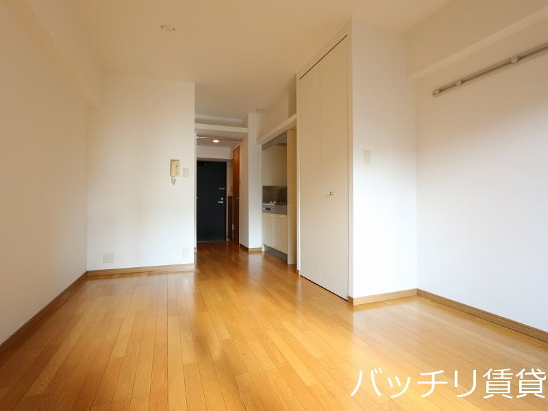 居室・リビング　別号室タイプの為、現状を優先いたします