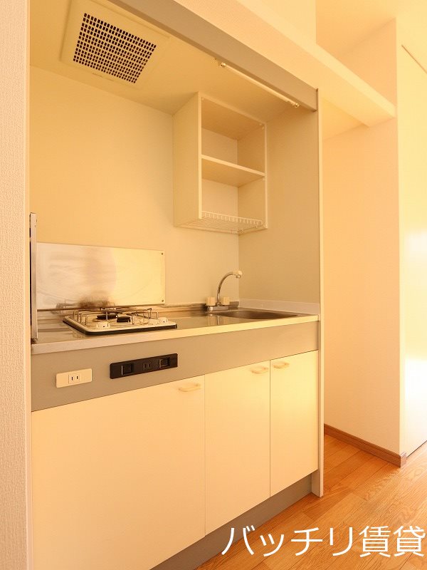 キッチン　別号室タイプの為、現状を優先いたします