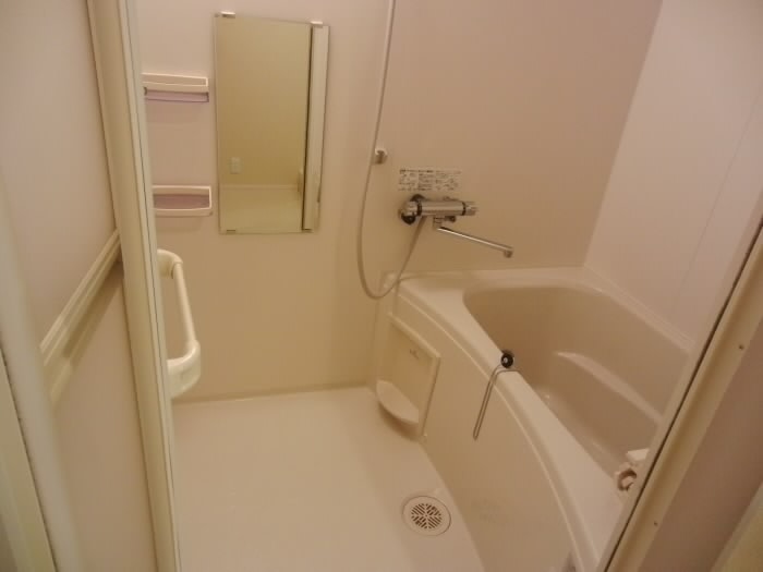 バス・シャワールーム　別号室の参考写真です。