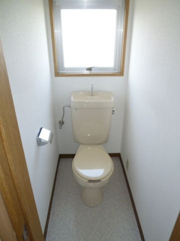 トイレ　※お写真は別室のお写真です。