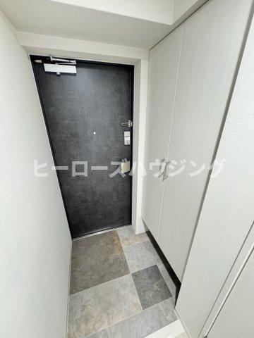 玄関　※同タイプの写真となり、実際のお部屋とは異なる場合があります