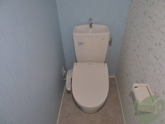 トイレ　トイレはこちらのウォシュレット付きになりますね