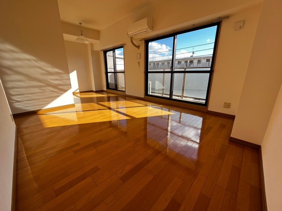 居室・リビング　※別部屋の写真です